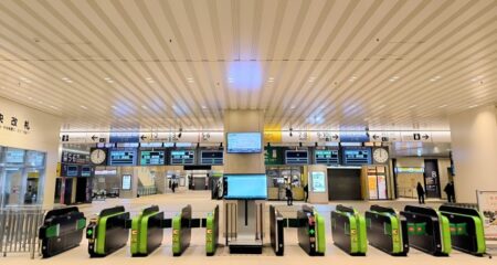 駅広告の費用はどのくらい？費用の目安や駅広告の種類を解説