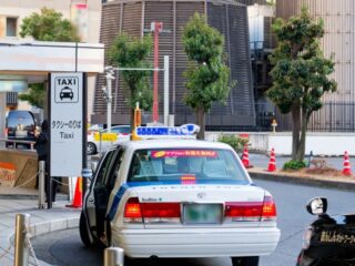 富裕層・決裁者にアプローチできるタクシーサイネージ広告の特徴